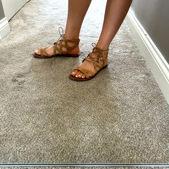 Sam Edelman strappy flat sandal - Picture 3 of 3